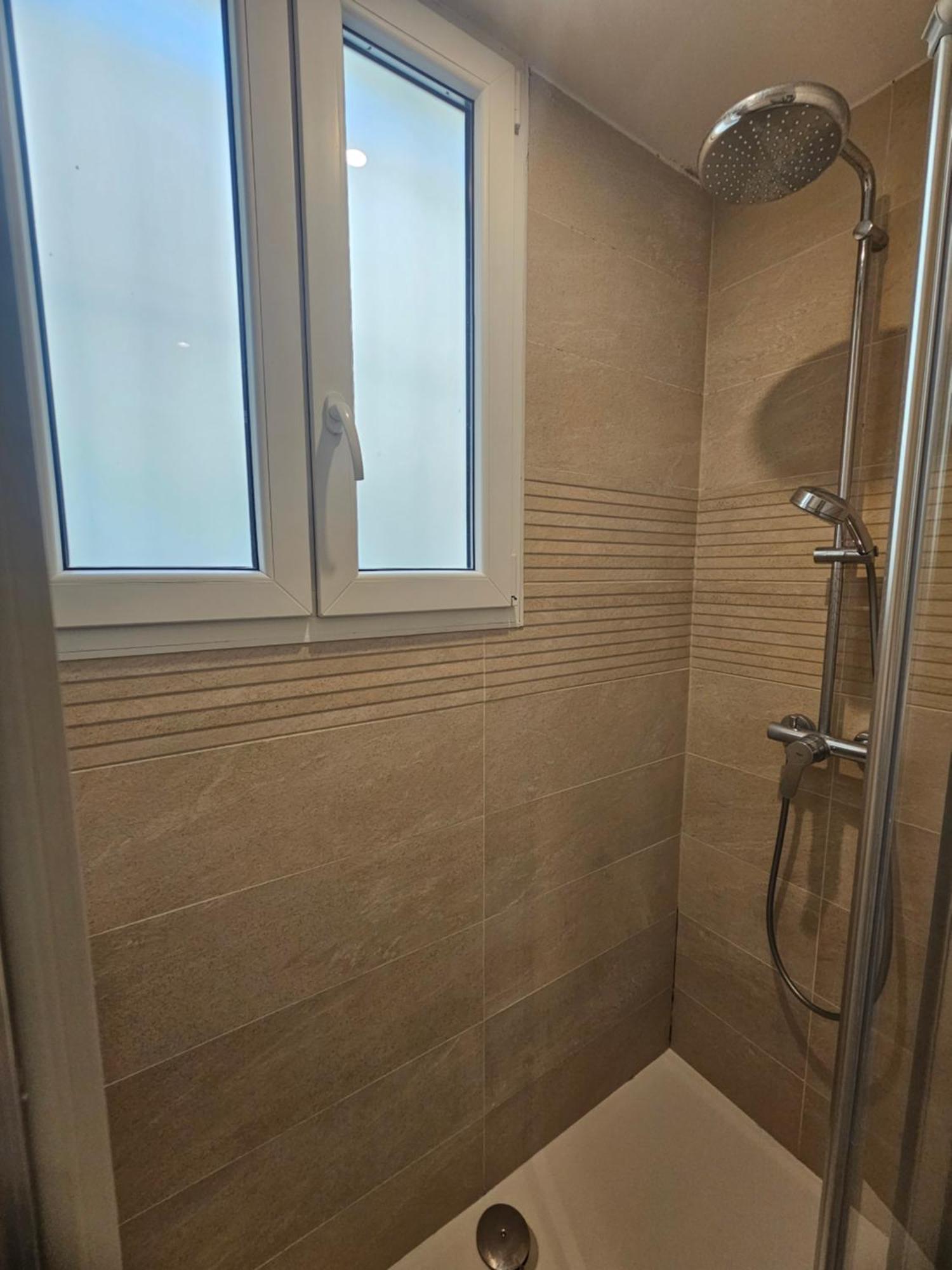 *Appartement Moderne/2 Minutes Du Metro* Saint-Ouen  ภายนอก รูปภาพ