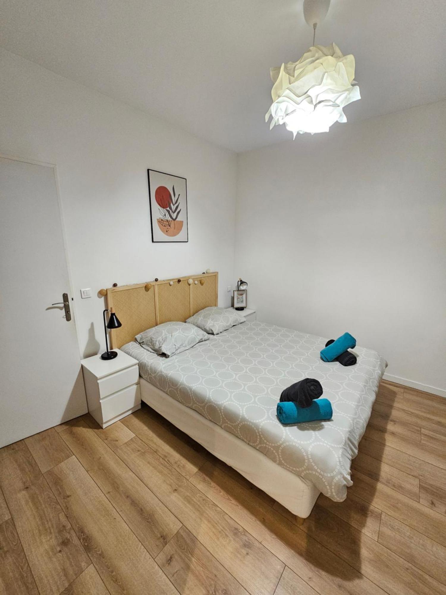 *Appartement Moderne/2 Minutes Du Metro* Saint-Ouen  ภายนอก รูปภาพ