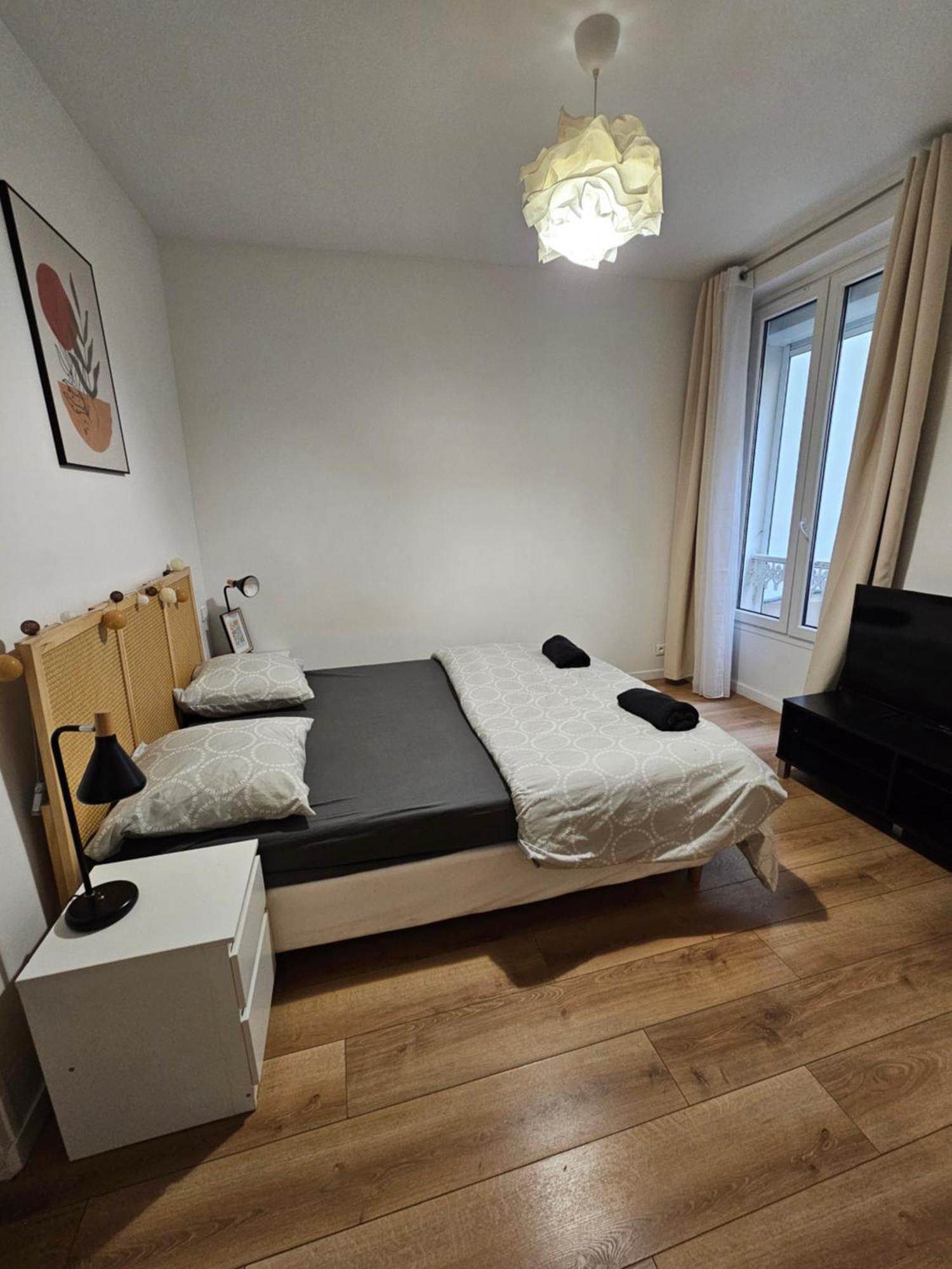 *Appartement Moderne/2 Minutes Du Metro* Saint-Ouen  ภายนอก รูปภาพ