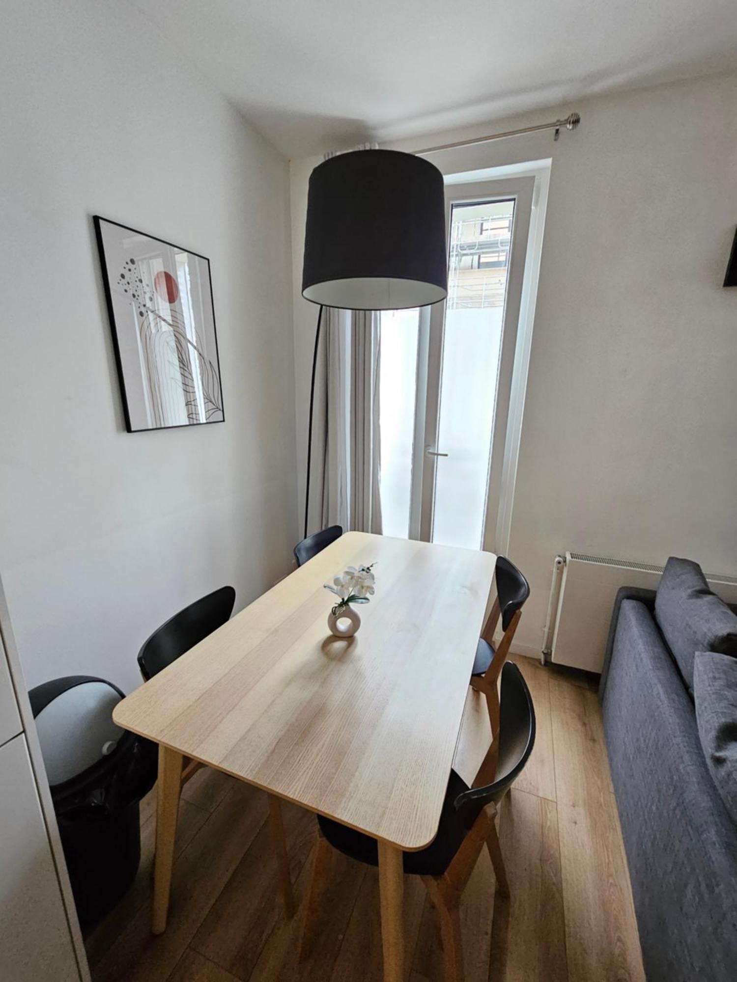 *Appartement Moderne/2 Minutes Du Metro* Saint-Ouen  ภายนอก รูปภาพ