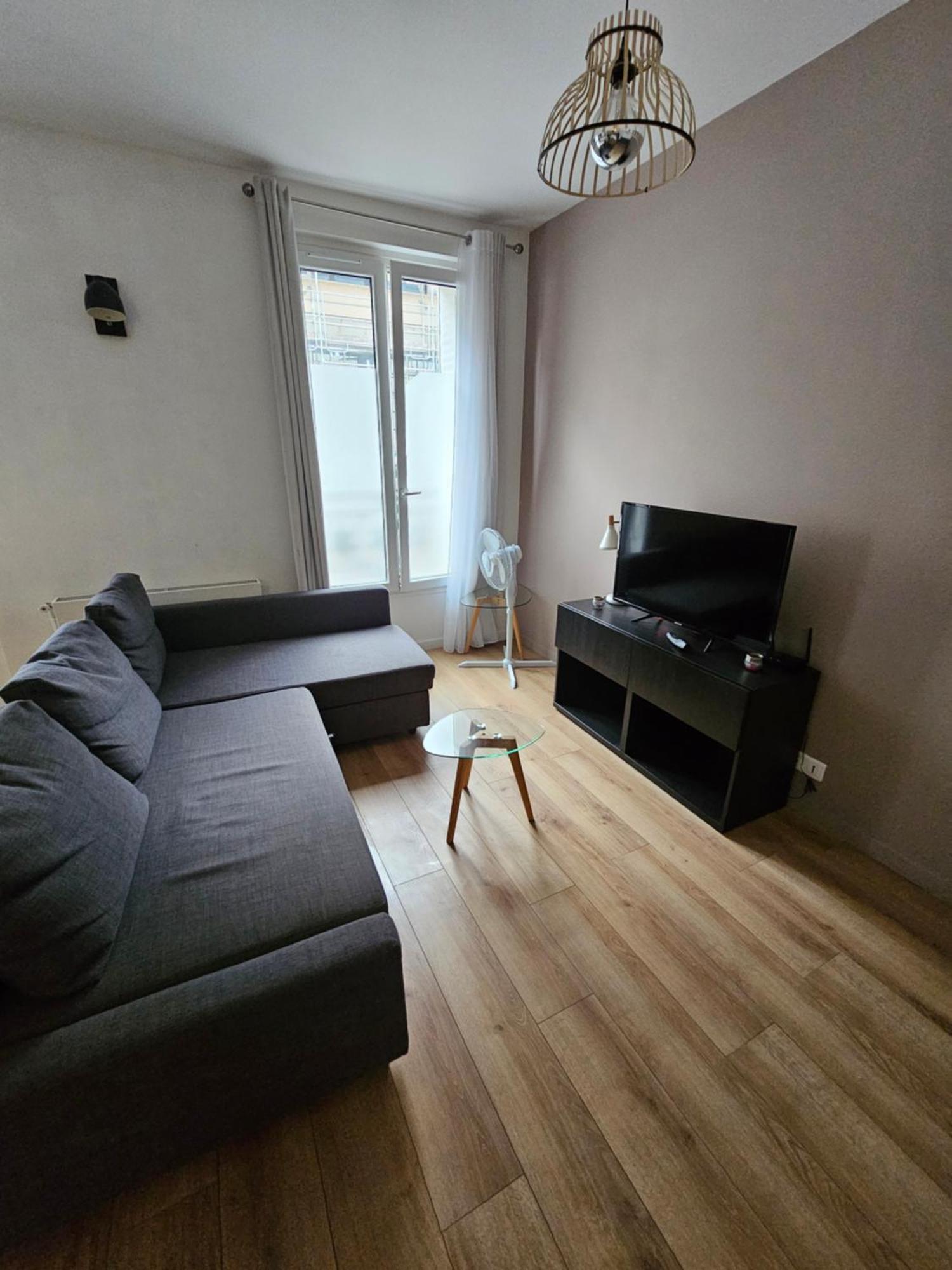 *Appartement Moderne/2 Minutes Du Metro* Saint-Ouen  ภายนอก รูปภาพ